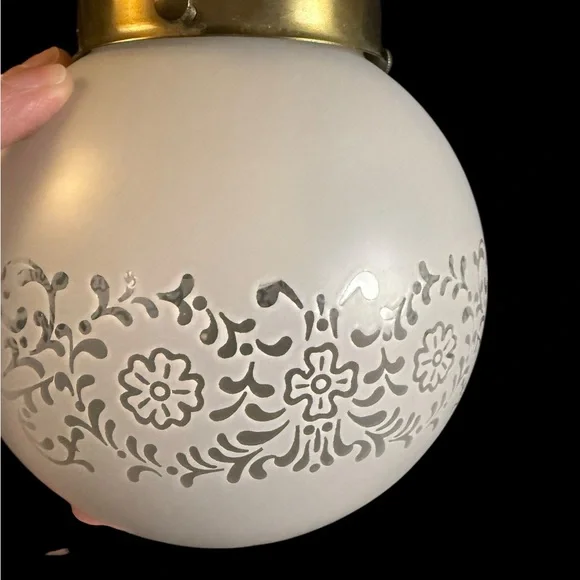 VTG 6 Inch Globe Hanging Lamp MCM Frosted Glass Floral With On-Off Switch WORKS - Picture 4 of 10